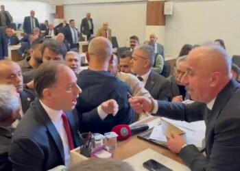 Zonguldak İl Genel Meclisi başkanlık seçiminde gerginlik
