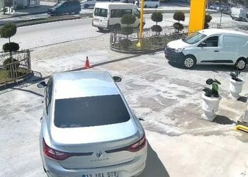 Tatvan'da minibüsün çarptığı 4 yaşındaki çocuk öldü