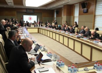 Doğum izni ve sosyal medya düzenlemesi teklifi komisyonda