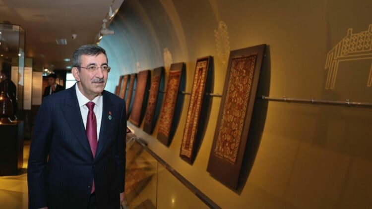 Cumhurbaşkanı Yardımcısı Yılmaz’dan Azerbaycan Ulusal Halı Müzesi'ne ziyaret