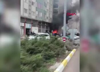 Mardin’de manav dükkanında çıkan yangın söndürüldü