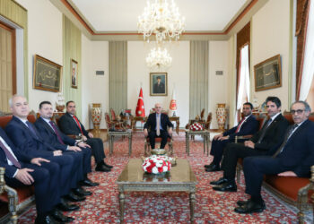 TBMM Başkanı Kurtulmuş, büyükelçileri kabul etti