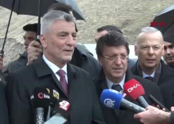 Bakan Bolat, Kapıköy Sınır Kapısı'nda incelemelerde bulundu