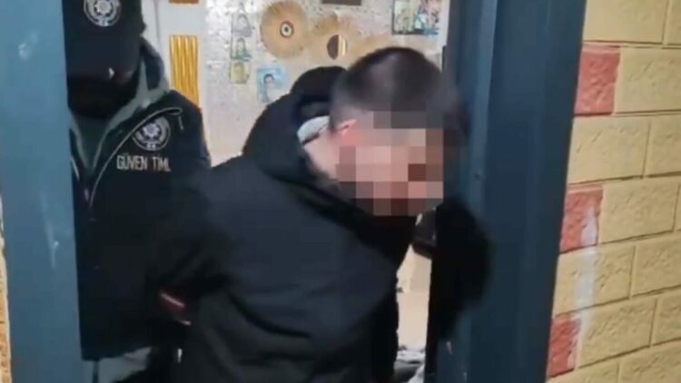 İzmir’de silah kaçakçılığı ve uyuşturucu operasyonu: 1 tutuklu