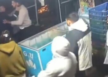Tekirdağ'da bakkal dükkanında bıçaklı kavga kamerada; 1 ölü