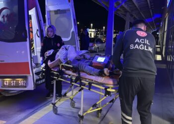 Kütahya’da bıçaklı kavga; 2 yaralı