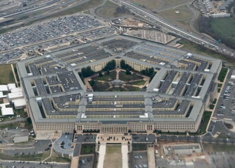 Pentagon: Kara Kuvvetleri Komutanı George derhal emekli olacak
