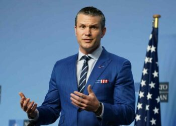 ABD Savunma Bakanı Hegseth, askeri personelin üslerde şahsi silahlarını taşımasını engelleyen yasağı kaldırdı