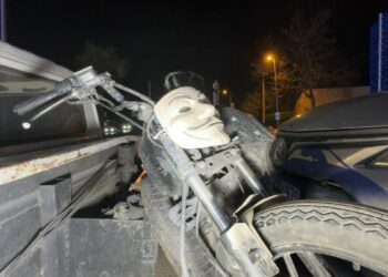 Avcılar'da denetim: Far yerine 'V for Vendetta' maskeli motosiklete ceza yağdı