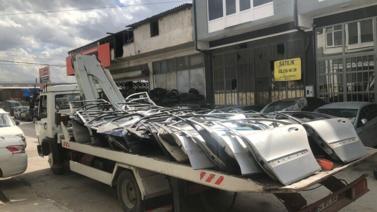 Sakarya'da 'kaçak oto parça' operasyonu