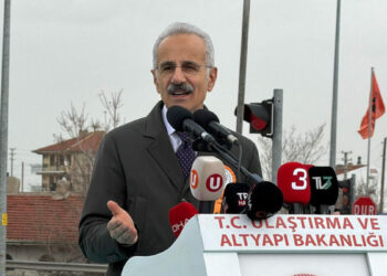 Bakan Uraloğlu: Biz laf değil eser üretiyoruz