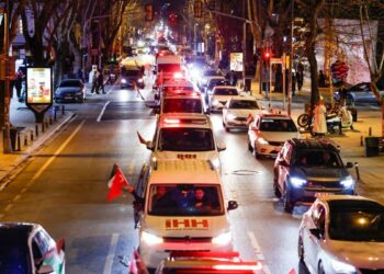İstanbul’da yüzlerce araçla Gazze konvoyu
