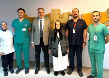Kayseri'de 72 yaşındaki hastanın kalça çevresinden 3,7 kiloluk tümör çıkarıldı