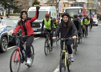 Tekirdağlı bisikletçiler, şehitler anısına Çanakkale'ye pedal çeviriyor