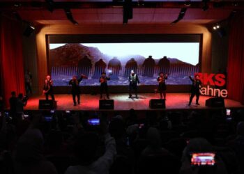 Kazak müzik grubu Alatau Serileri, yeni albümünün lansmanını Bağcılar'da yaptı
