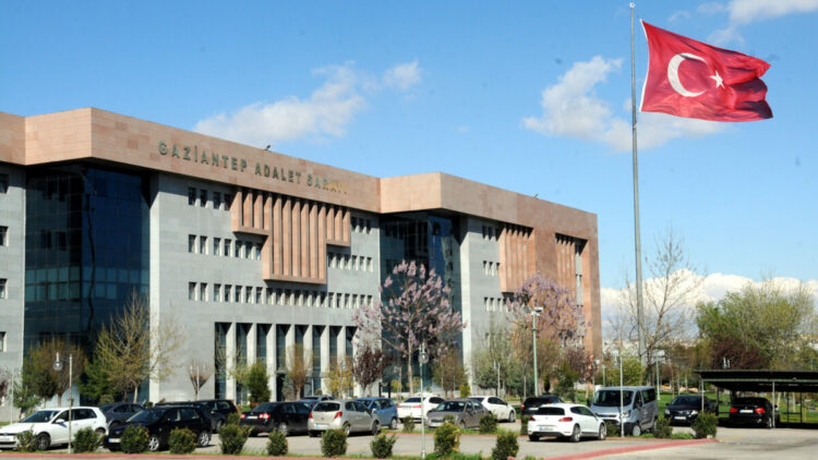 Gaziantep Adliyesi'nde operasyon; 15 gözaltı