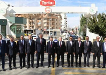 Bakan Yumaklı, Konya Şeker Fabrikası'nı ziyaret etti