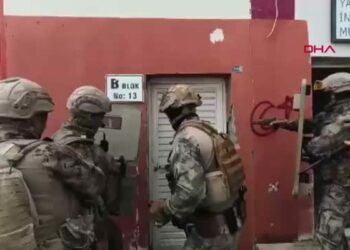 Uyuşturucu hap üretilen depoya operasyon: 9 gözaltı
