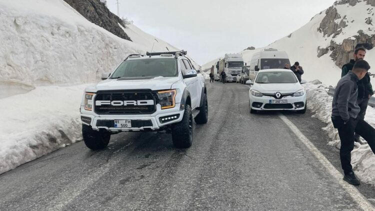 Şırnak kara yolu çığ nedeniyle kapandı