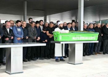 Havuzda fenalaşan Çiğdem öğretmen hayatını kaybetti