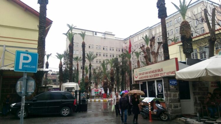 oğul birer gün arayla kalp krizinden öldü