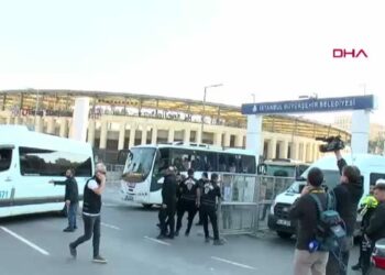 Beşiktaş taraftarı derbi için yola çıktı