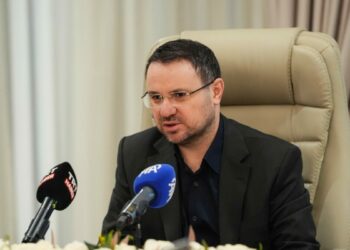 Bakan Gürlek, suça sürüklenen çocukların mağdur ettiği ailelerle bir araya geldi