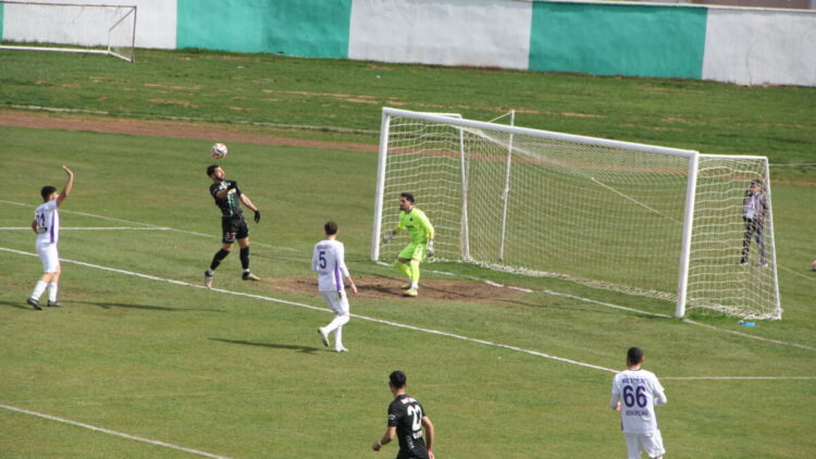 12 Bingölspor, Türk Metal 1963 Spor’u 4-0 mağlup ederek 2’nci Lig'e yükseldi
