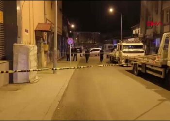 Kars’ta park halindeki iki adet çekici kurşunlandı