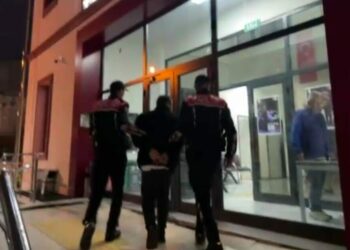 İzmir'de 10 yıl hapis cezası ile aranan firari hükümlü yakalandı