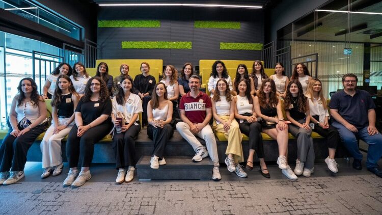 Enerjisa Üretim’in Womentum programı ile 81 ilden geleceğin kadın liderleri yetişiyor