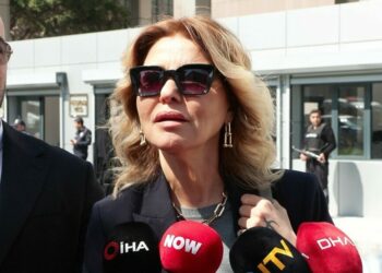 Şarkıcı Gülben Ergen ifade vermek için adliyeye geldi
