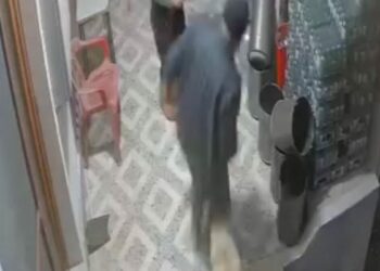 Köpek saldırısına parmağı koptu; o anlar kamerada