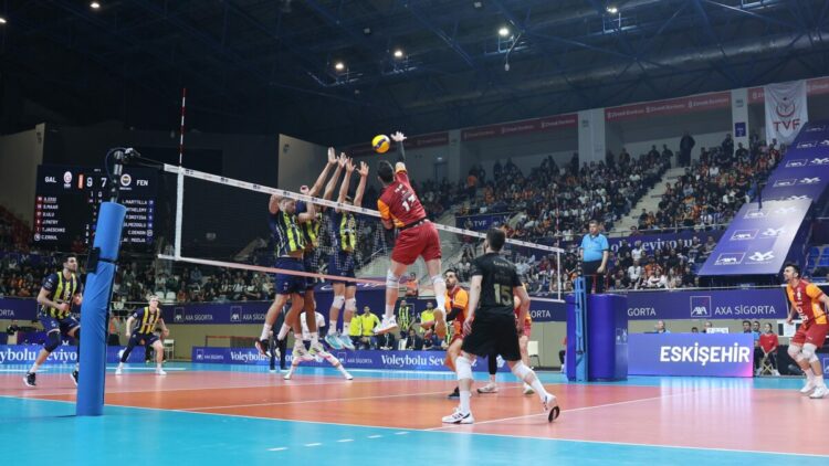 Galatasaray HDI Sigorta, Fenerbahçe Medicana'yı 3-1 mağlup ederek Kupa Voley'de finale yükseldi
