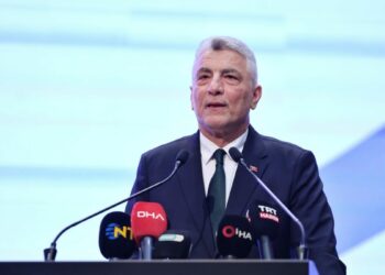 Bakan Bolat: Hürmüz'den gidemeyen ürünler boru hatları ve karayoluyla taşınacak