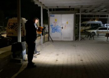 Bursa'da iki genç kız bıçaklı kavgada birbirlerini yaraladı