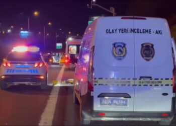 Sultanbeyli TEM Otoyolu'nda taksinin çarptığı yaya hayatını kaybetti