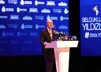 Selçuklu Belediyespor Kulübü sporcuları ödüllerini aldı