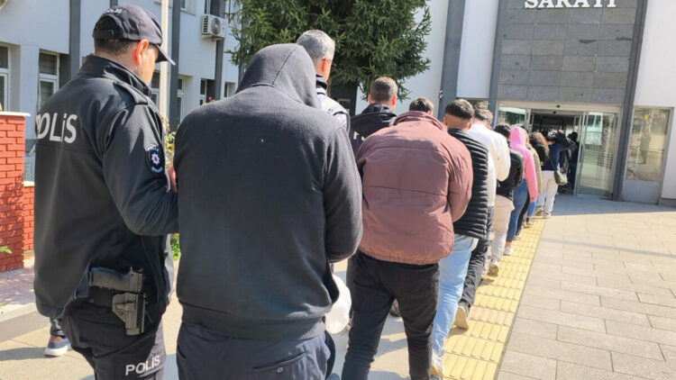 12 ilde yasa dışı bahis ve dolandırıcılık operasyonunda 28 kişi tutuklandı