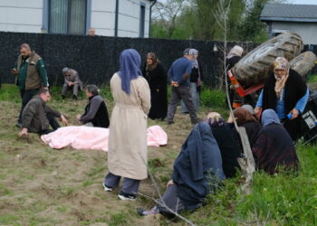 Devrilen traktörün sürücüsü hayatını kaybetti