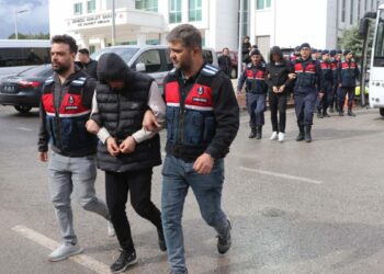 Denizli merkezli 10 ilde dolandırıcılık operasyonu; 2 tutuklama