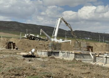 Beton kalıbına düşen inşaat işçisi öldü
