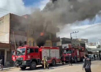 2 katlı binada çıkan yangında 1’i bebek, 4 kişi dumandan etkilendi