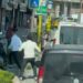 Beyoğlu'nda tartıştığı motosikletliyi bıçaklayan minibüs şoforü kamerada