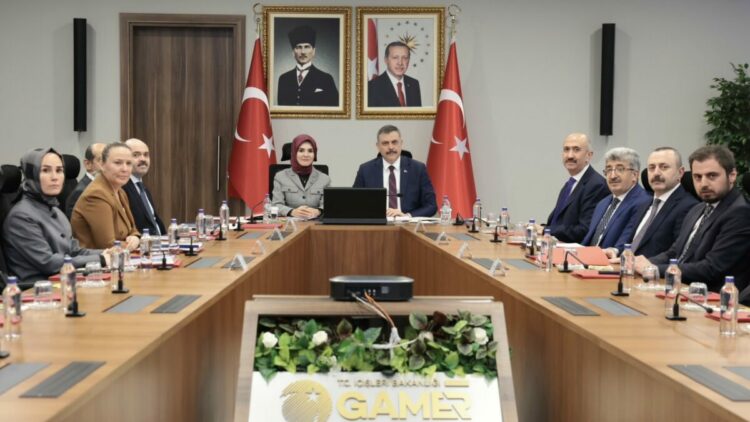 Bakanlar Göktaş ile Çiftçi, valilerle çevrimiçi toplantı gerçekleştirdi