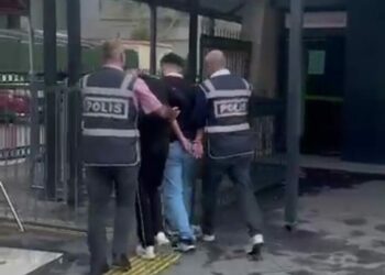 İzmir’de 2 firari hükümlü saklandıkları depoda yakalandı