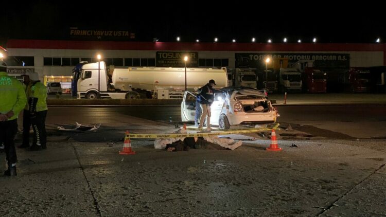 Kontrolden çıkıp, takla atan otomobilin çarptığı TIR sürücüsü öldü