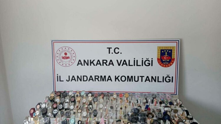 Ankara'da 3,2 milyon liralık kaçak saat ele geçirildi