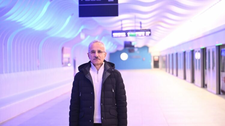İstanbul Havalimanı-Arnavutköy metro hattında günlük yolcu rekoru