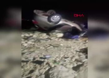 Tarsus’ta otomobil takla attı: 2 ölü, 2 yaralı
